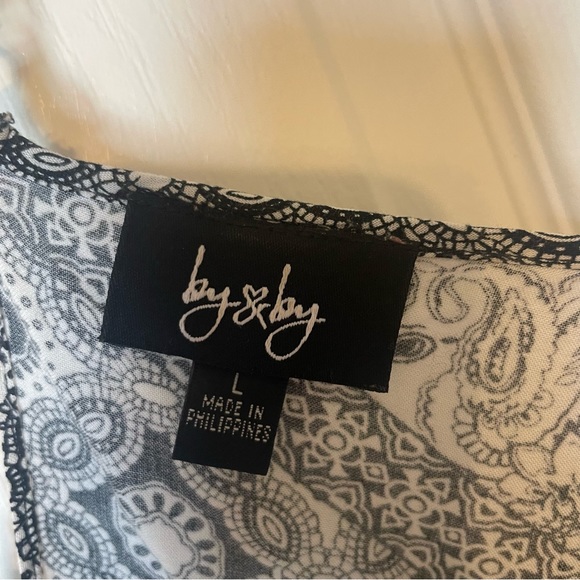 2 for 1.  Lot of two handkerchief hem high neck halter tops sz L paisley EUC - Picture 7 of 11